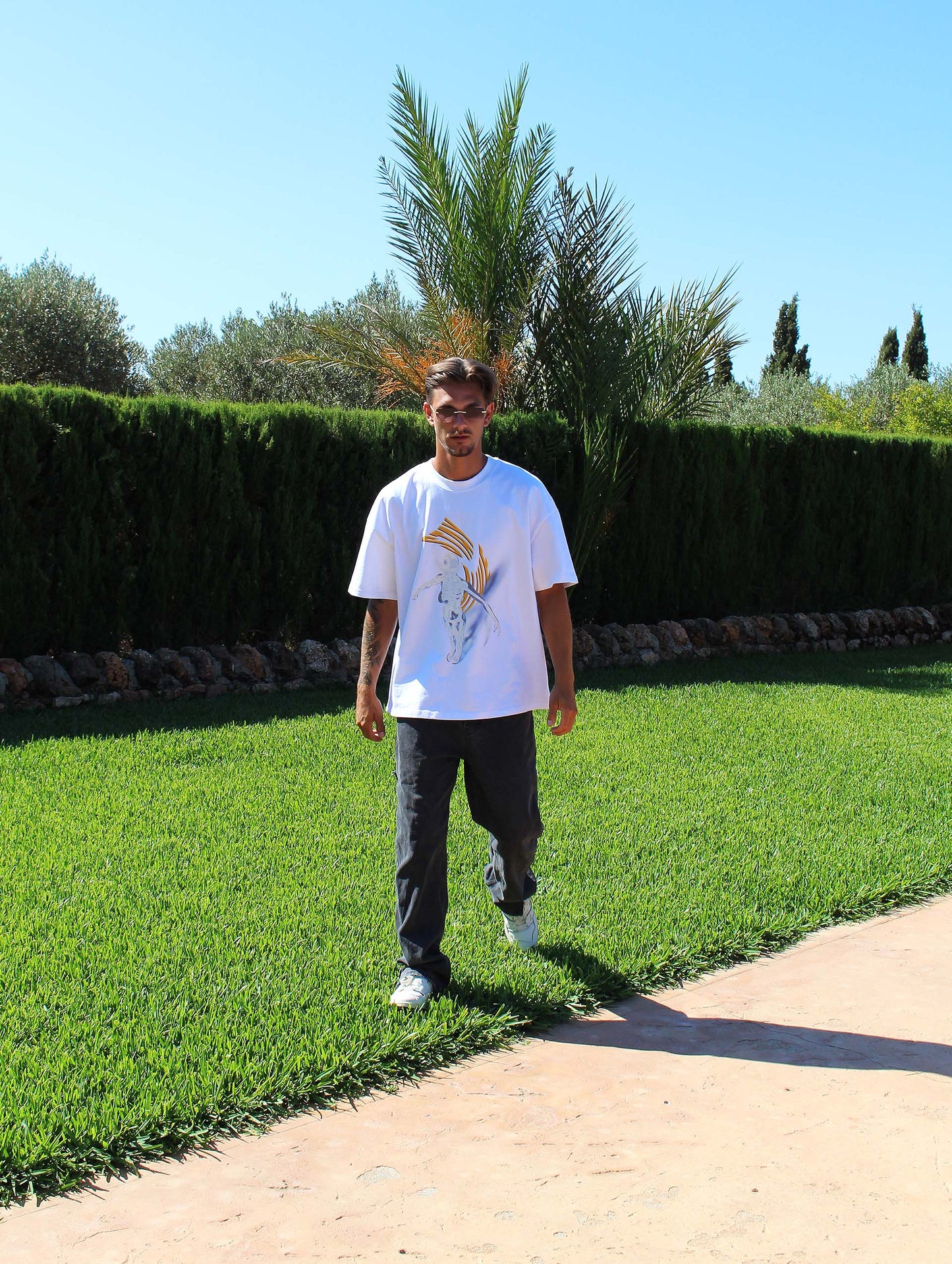 STAY ALIVE TEE