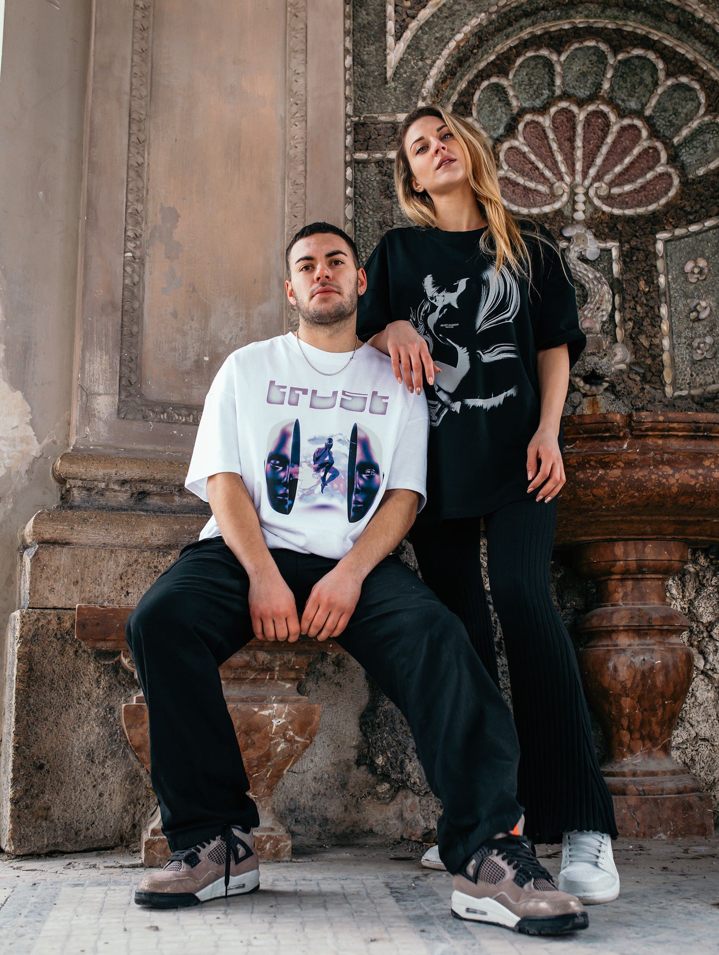 BODY GRAPHIC TEE