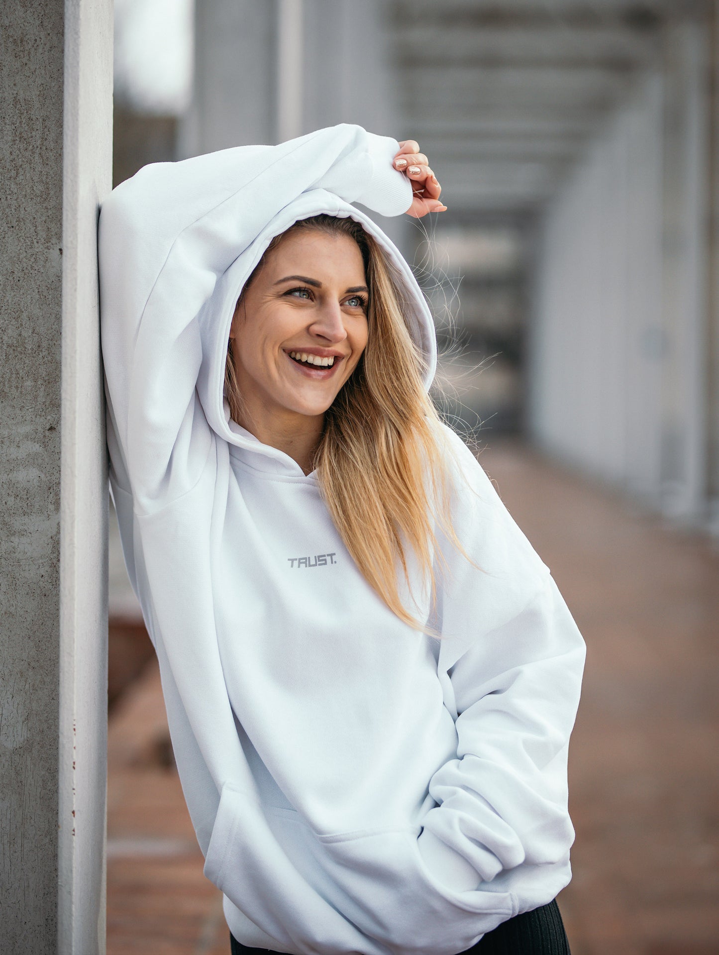 BODY GRAPHIC HOODIE