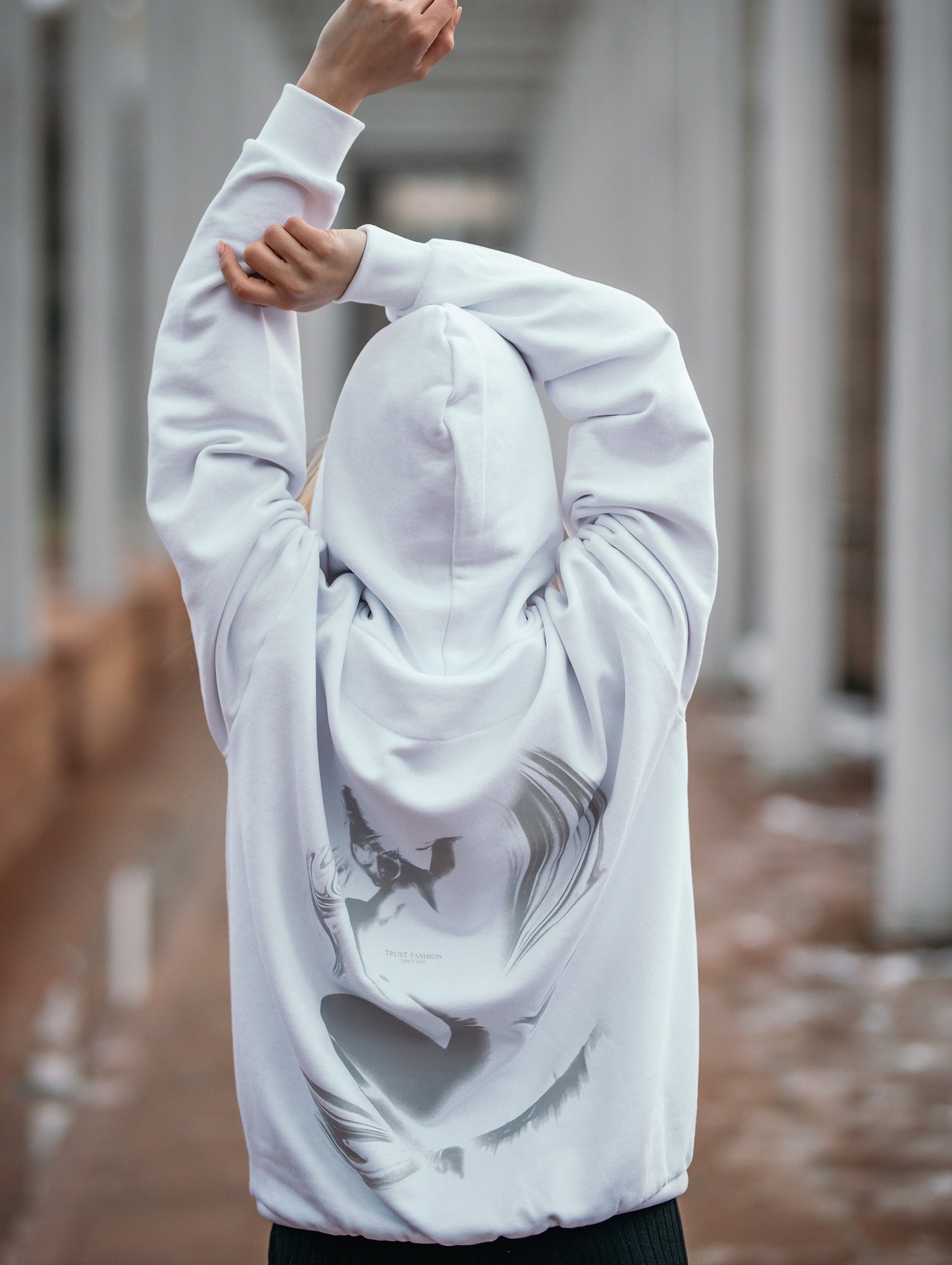 BODY GRAPHIC HOODIE